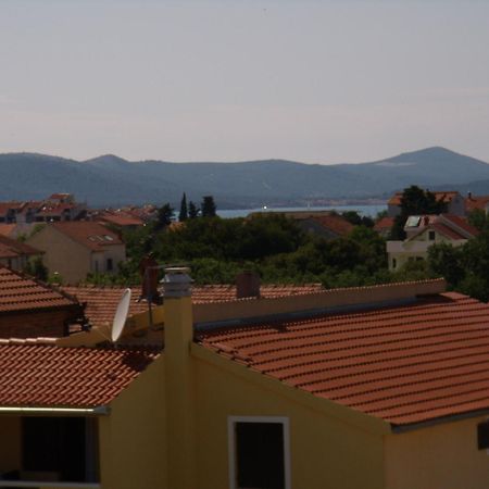Apartments Tomic Biograd Na Moru Esterno foto