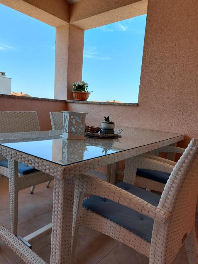 Apartments Tomic Biograd Na Moru Esterno foto
