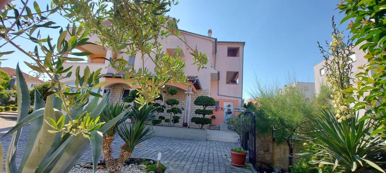 Apartments Tomic Biograd Na Moru Esterno foto