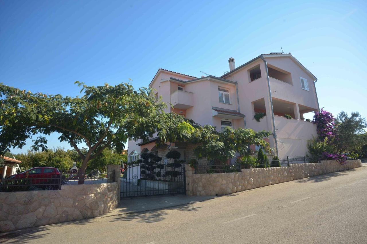 Apartments Tomic Biograd Na Moru Esterno foto