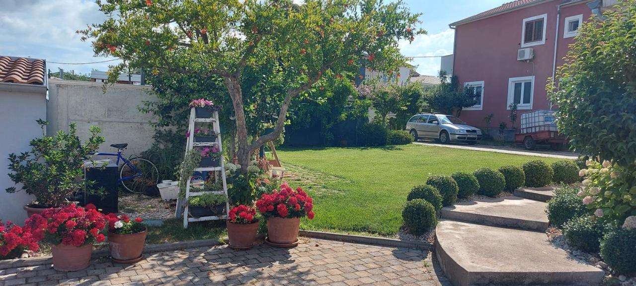 Apartments Tomic Biograd Na Moru Esterno foto
