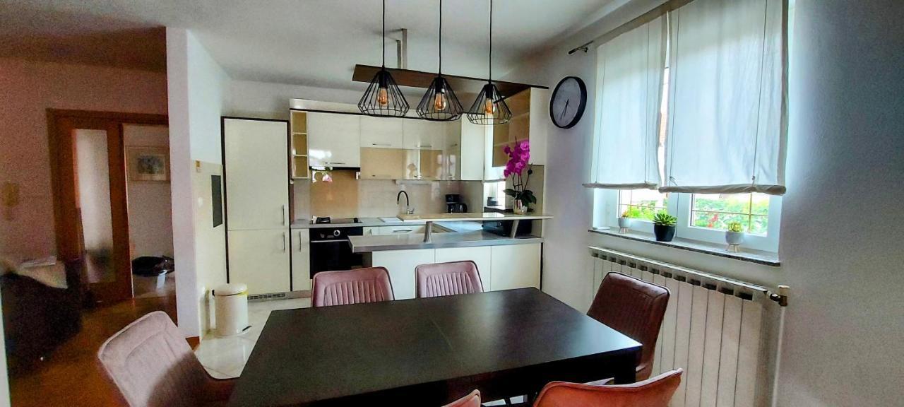 Apartments Tomic Biograd Na Moru Esterno foto