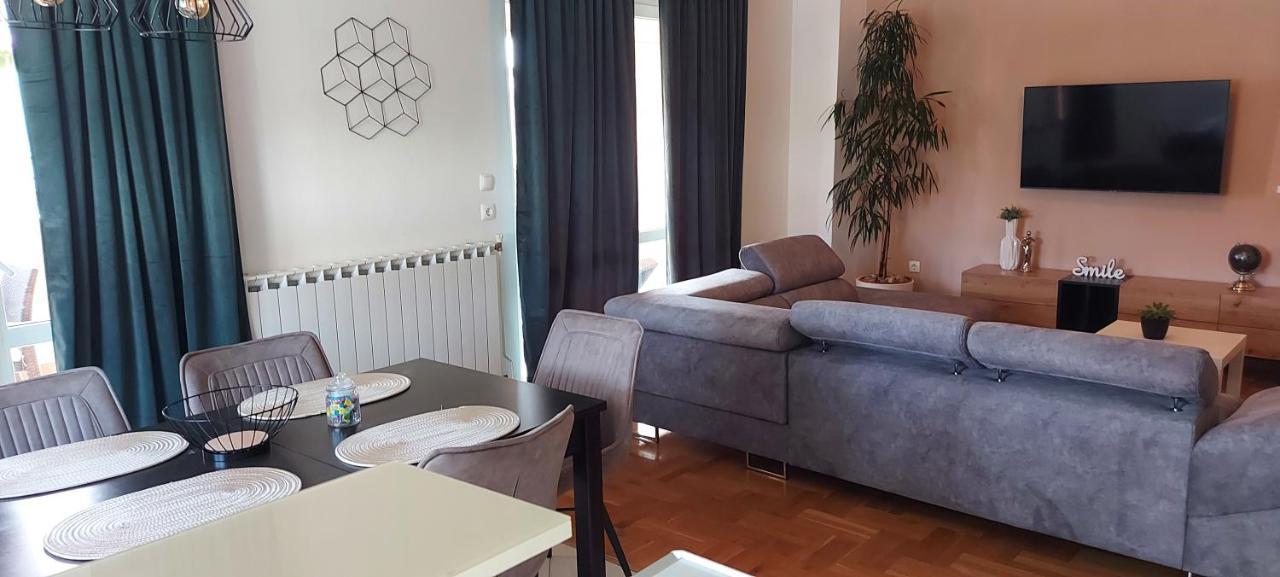 Apartments Tomic Biograd Na Moru Esterno foto