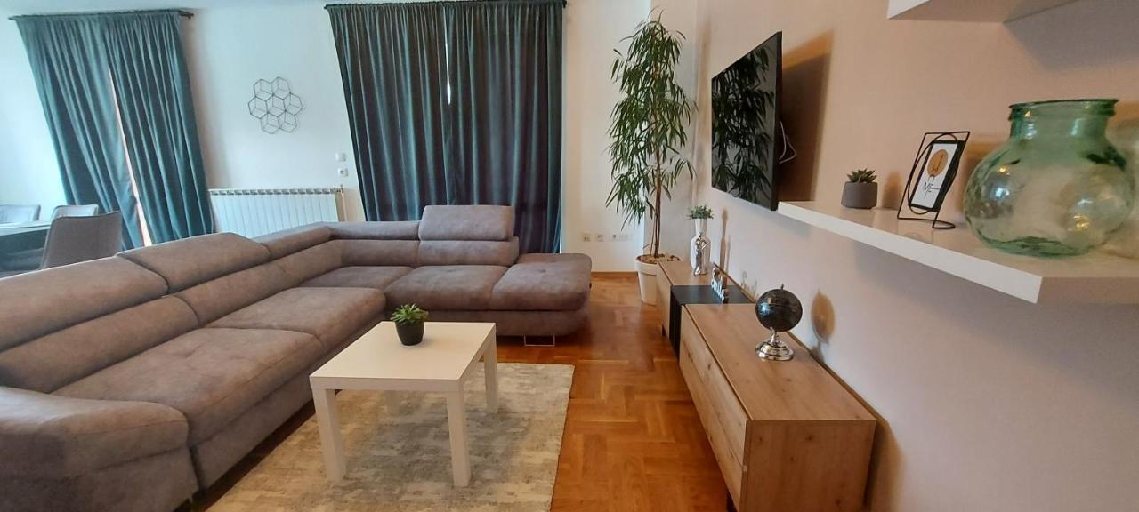 Apartments Tomic Biograd Na Moru Esterno foto
