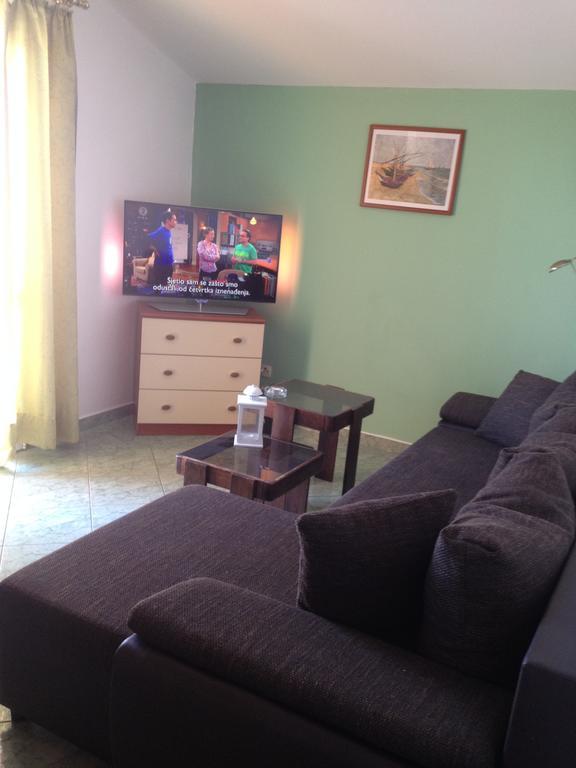 Apartments Tomic Biograd Na Moru Esterno foto