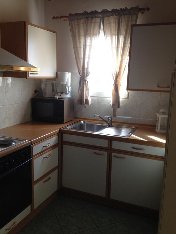 Apartments Tomic Biograd Na Moru Esterno foto