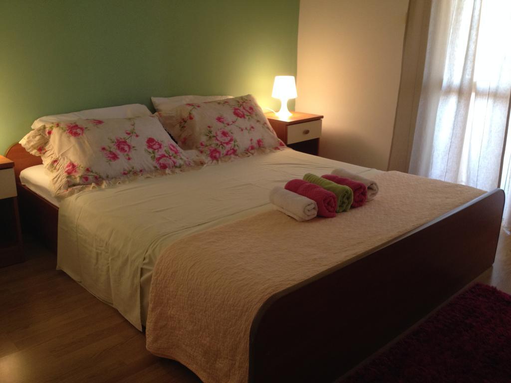 Apartments Tomic Biograd Na Moru Esterno foto